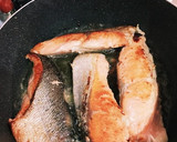 簡単！バターとめんつゆで鮭の照り焼き作り方1写真