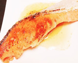 簡単！バターとめんつゆで鮭の照り焼き作り方3写真
