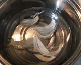 玉ねぎコンソメスープ！節約！簡単！作り方1写真