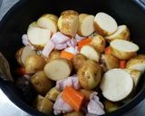 鶏肉と新じゃがの味噌煮作り方2写真