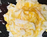 簡単☆半熟玉子焼きをのせたレタスのサラダ作り方2写真