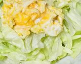 簡単☆半熟玉子焼きをのせたレタスのサラダ作り方3写真