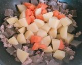♬豚肉コンニャクじゃが芋の甘みそ煮♬作り方6写真