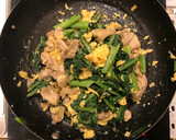 丸葉黒小松菜と鶏もも肉の卵とじ♪作り方7写真