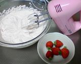 ピンクのいちごロールケーキ作り方10写真
