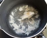 豆富と油揚げ・ニラの味噌汁作り方2写真