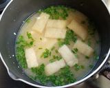 豆富と油揚げ・ニラの味噌汁作り方5写真