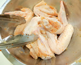 名古屋めし。とり手羽先の甘辛から揚げ！作り方1写真