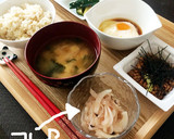 簡単ベジつまみ♪「新玉の梅胡麻和え」作り方3写真