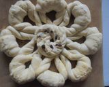 お花ちぎりパン♪(レーズン、クリチ入り）作り方28写真