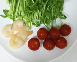 豆苗とツナと海老とトマトの冷製パスタ作り方1写真