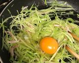 ブロッコリーの茎(芯)とベーコン炒め作り方3写真