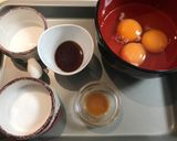 隠し味で甘しょっぱいだし巻きの卵焼き♡作り方1写真