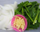 辛さ控えめ♪豚キムチ炒め♪作り方1写真