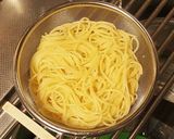 麺つゆで！鶏ひき肉と舞茸の和風パスタ作り方2写真