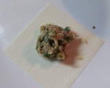 【お弁当】焼売の皮で餃子の種を包む！作り方1写真
