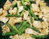 簡単！お弁当おかず。鶏胸肉とアスパラ炒め作り方4写真