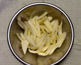 セロリと油揚げとこんにゃくの炒め煮作り方1写真