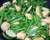 お肉柔らか♥鶏胸肉とズッキーニの中華炒め作り方6写真