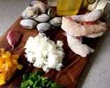 【山ごはん】貝のうまみたっぷりパエリア作り方1写真