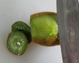 キウィの皮のむきかた作り方1写真