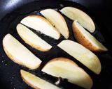 フライパンに並べて出来るフライドポテト作り方3写真
