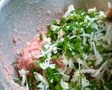 練りと熱湯がポイント☆肉汁たっぷり餃子作り方3写真