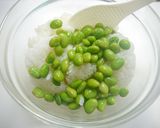 レンジで簡単！混ぜるだけ☆枝豆ごはん作り方3写真