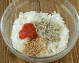 梅とじゃこの海苔巻きご飯作り方2写真