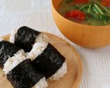 色鮮やか！トマトと豆苗の味噌汁作り方4写真