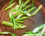 簡単！アスパラとベーコンのカレー炒め作り方3写真