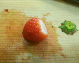 簡単 いちごの飾り切り 毒キノコ作り方1写真