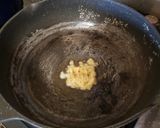 ピリ辛!鶏むねミンチとキノコの中華炒め!作り方2写真