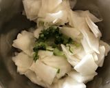 かぶのゆかりとカリカリ梅和え！作り方2写真
