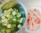超簡単！カニカマときゅうりの酢の物作り方1写真