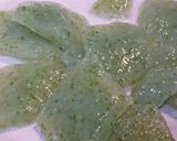 辛味醤油だれの刺身こんにゃく炒め作り方1写真