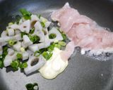 ダイエット！レンコンとむね肉のマヨ炒め作り方2写真