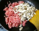 大葉そぼろで香り旨み♪ひき肉のレタス包み作り方2写真