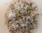 朝食やお弁当に！しらすと枝豆のおにぎり作り方3写真