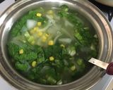 コーンとレタスのふわふわたまごスープ作り方4写真