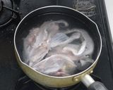 スズキ(シーバス)のアラのダシでお味噌汁作り方1写真