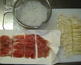 豚肉。しらたき。えのき☆煮作り方1写真