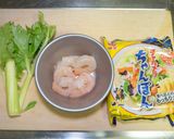 エビとセロリのラーメン作り方1写真