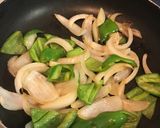 夏のスタミナ★ホルモンと野菜の醤油炒め作り方2写真