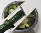 ズッキーニのペペロンチーノ風サラダ作り方2写真