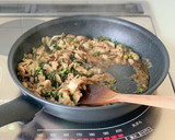 簡単料理♪【豚と小松菜のきんぴら丼】作り方3写真