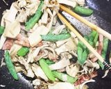 キノコとスナップえんどうバター炒め作り方4写真
