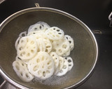 水煮で簡単！れんこんとにんじんのきんぴら作り方1写真