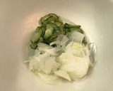 簡単！きゅうりと新玉ねぎの酢の物作り方1写真