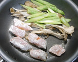 簡単！銀鮭とアスパラの醤油炒め作り方2写真